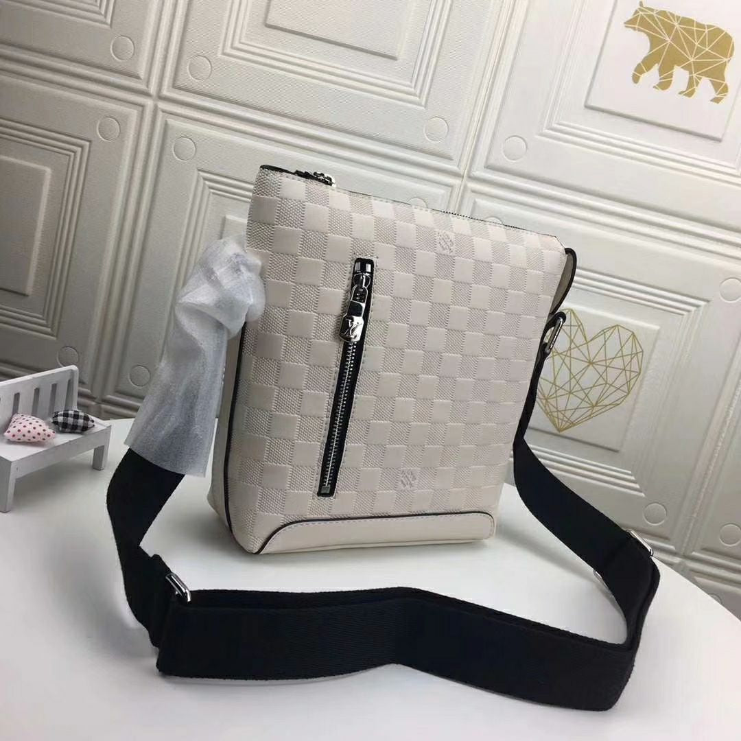 LV Discovery Messenger PPM Bag