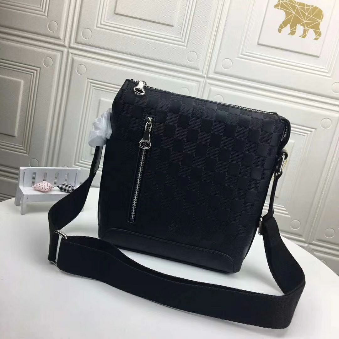 LV Discovery Messenger PPM Bag