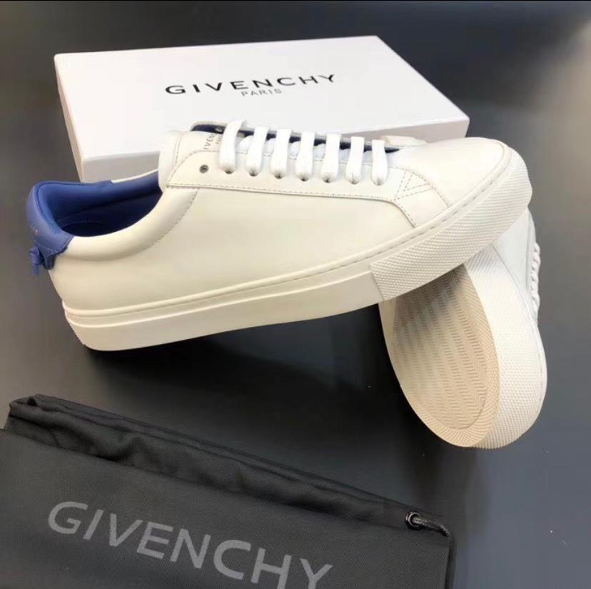 GV Blue Sneakers